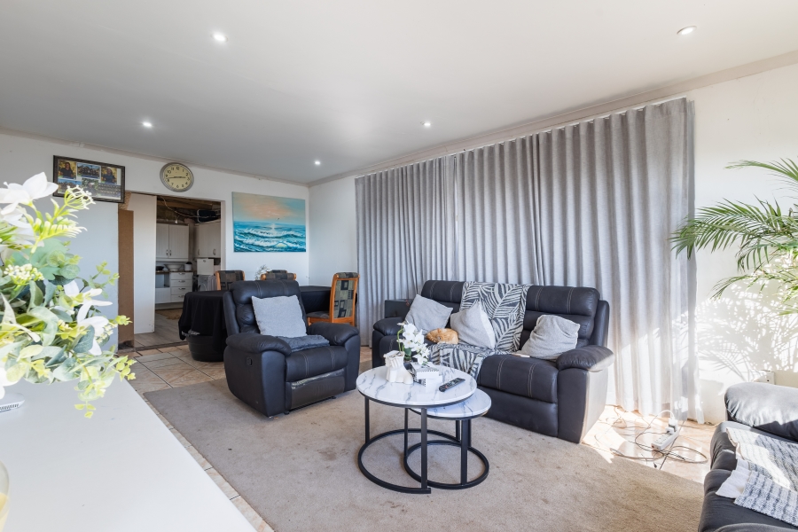 5 Bedroom Property for Sale in Kwanokuthula Township Western Cape